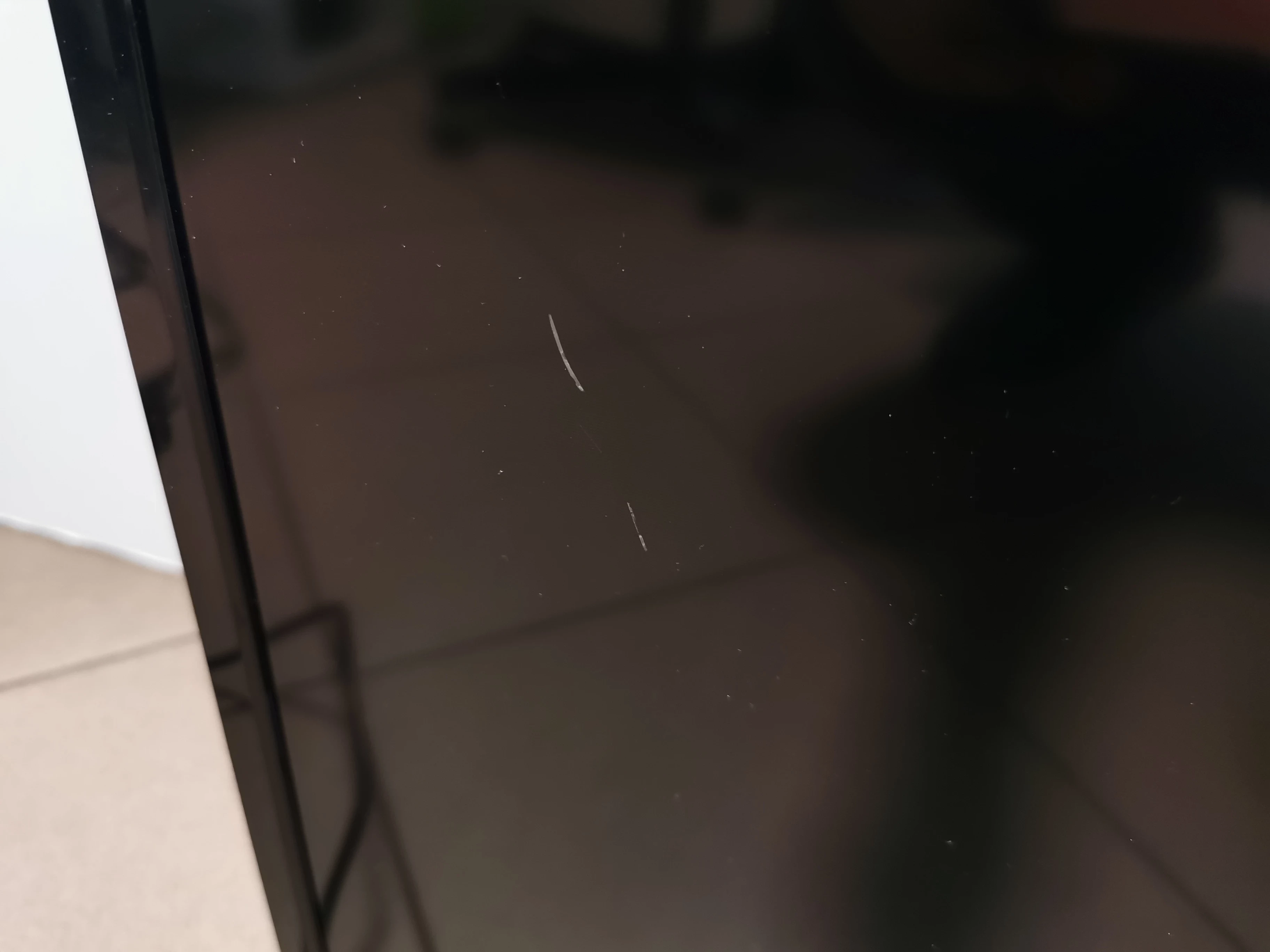 telewizor-telefunken-32-smart-tv-pilot-typ-telewizora-led