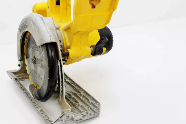 PIŁA TARCZOWA DEWALT DC390 18V BODY