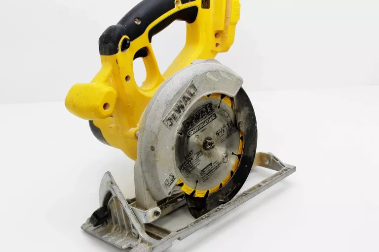PIŁA TARCZOWA DEWALT DC390 18V BODY