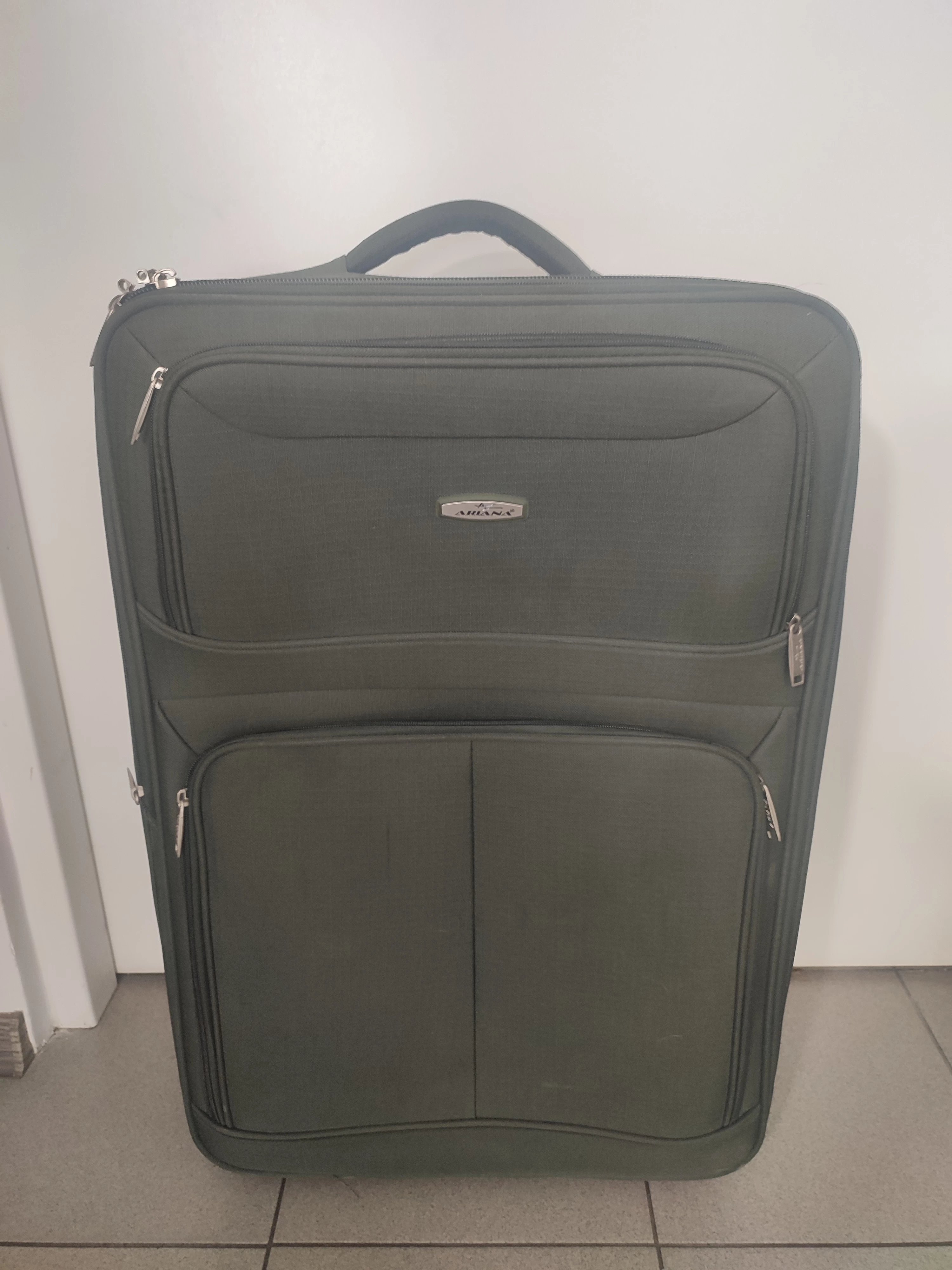 walizka-ariana-glogowska-66-poznan-ska-x