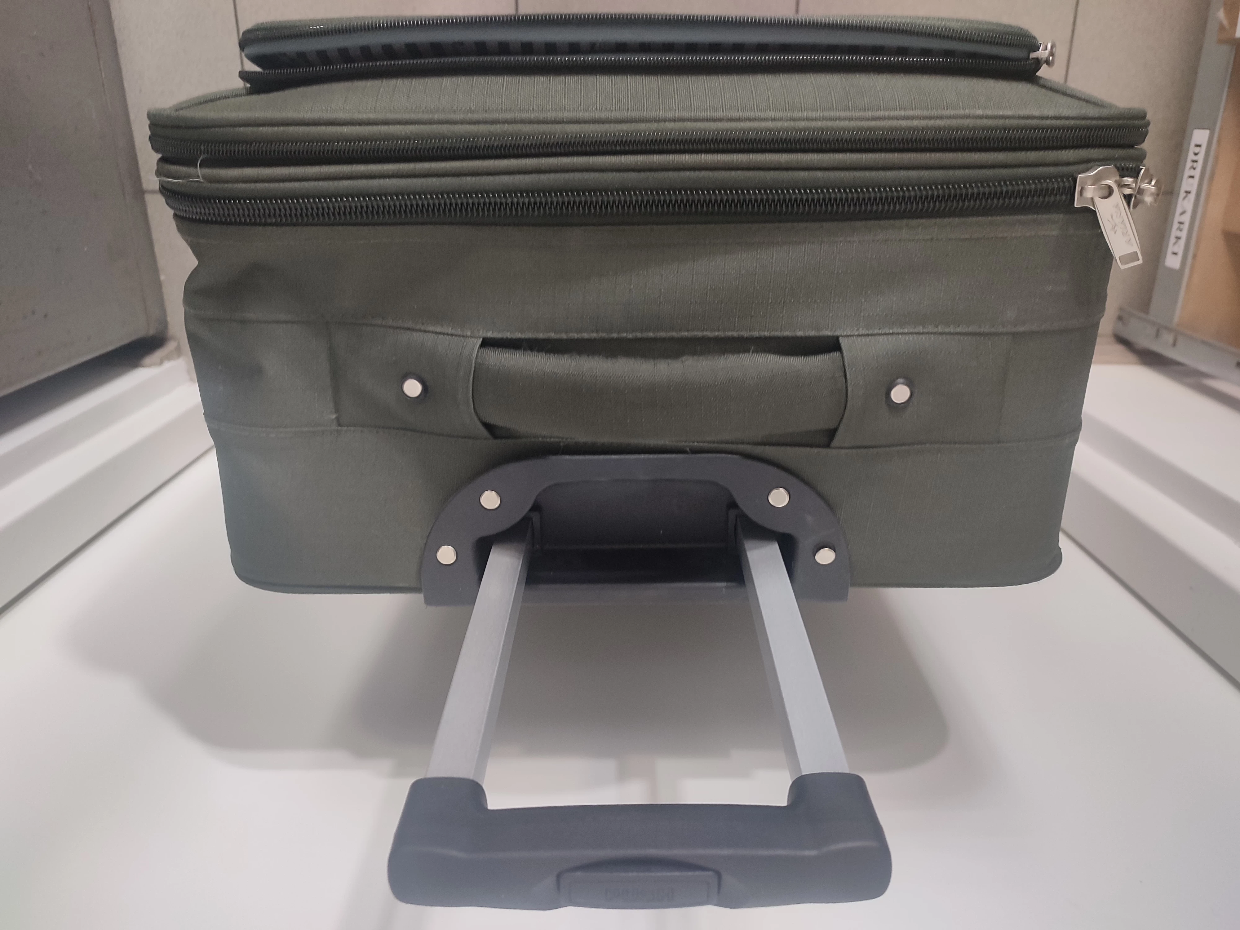 walizka-ariana-stan-uzywany