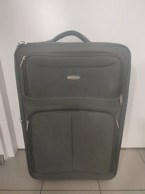 walizka-ariana-glogowska-66-poznan-ska-x