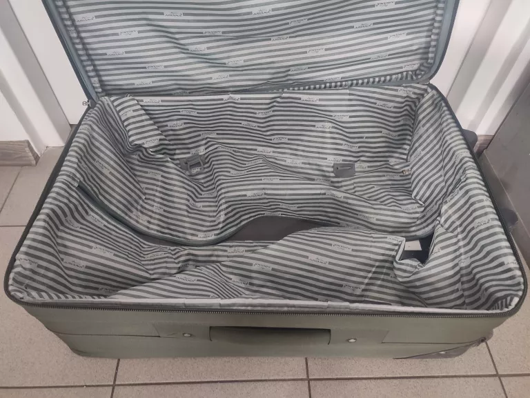 walizka-ariana-marka-inna