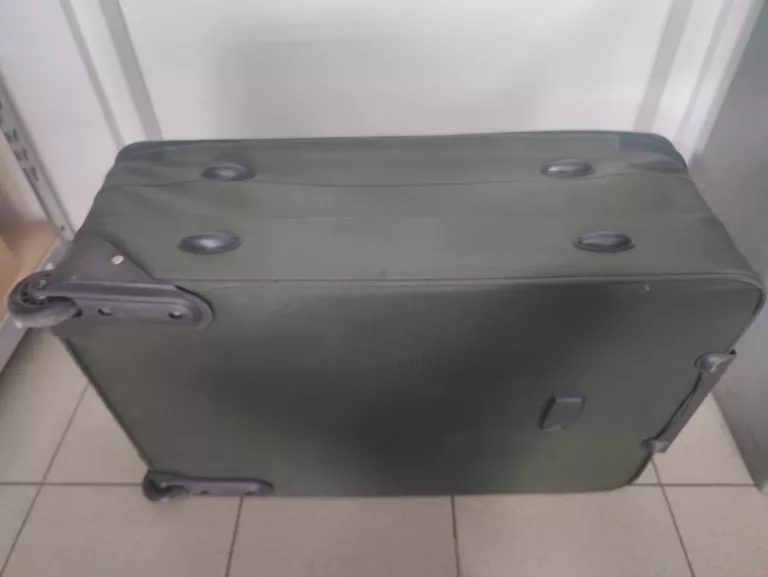 walizka-ariana-material-dominujacy-codura