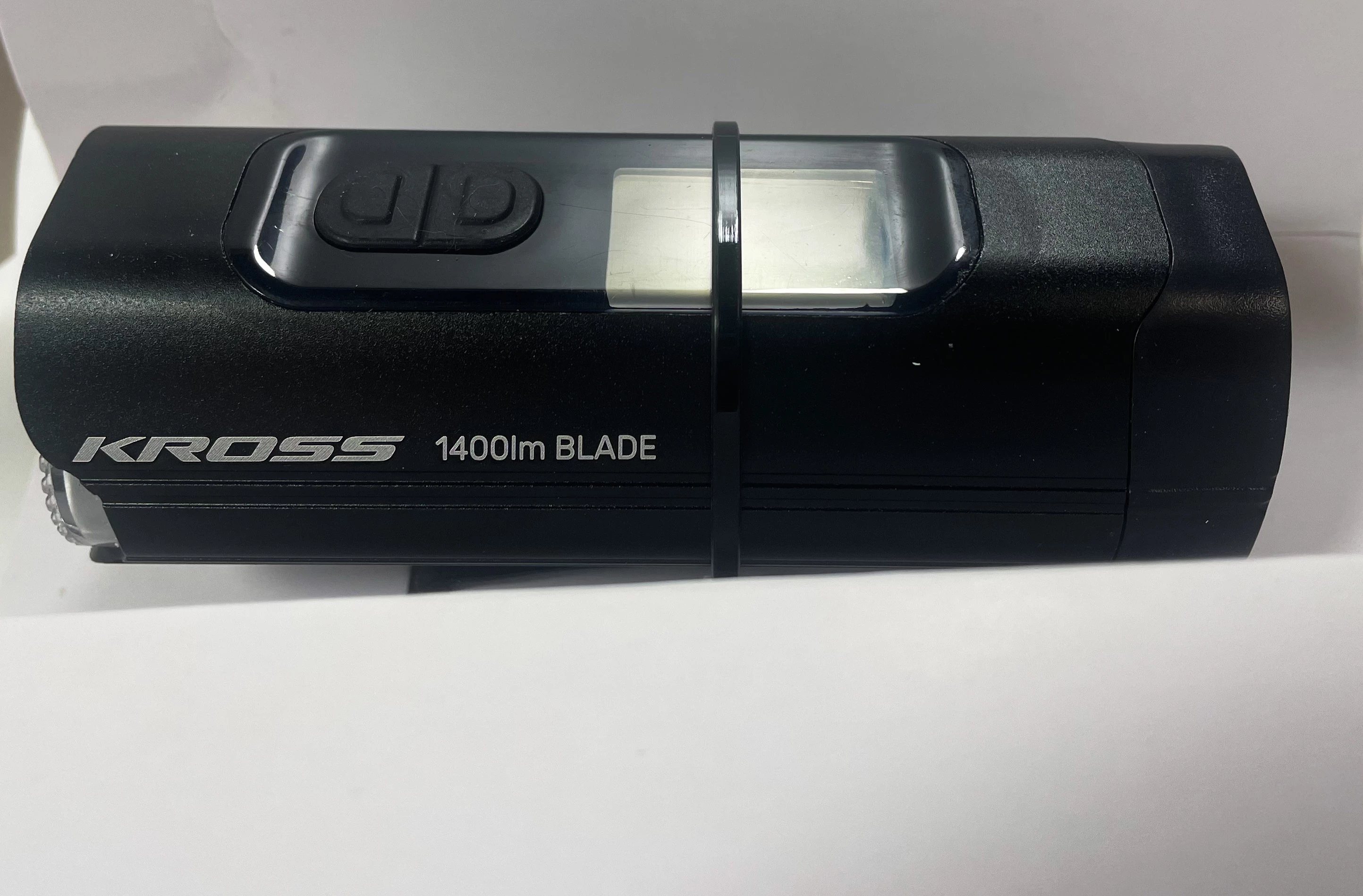 kross-blade-1400-lampa-rowerowa-przednia-1400-lm-stan-powystawowy