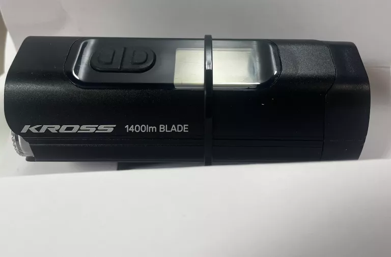 kross-blade-1400-lampa-rowerowa-przednia-1400-lm-stan-powystawowy