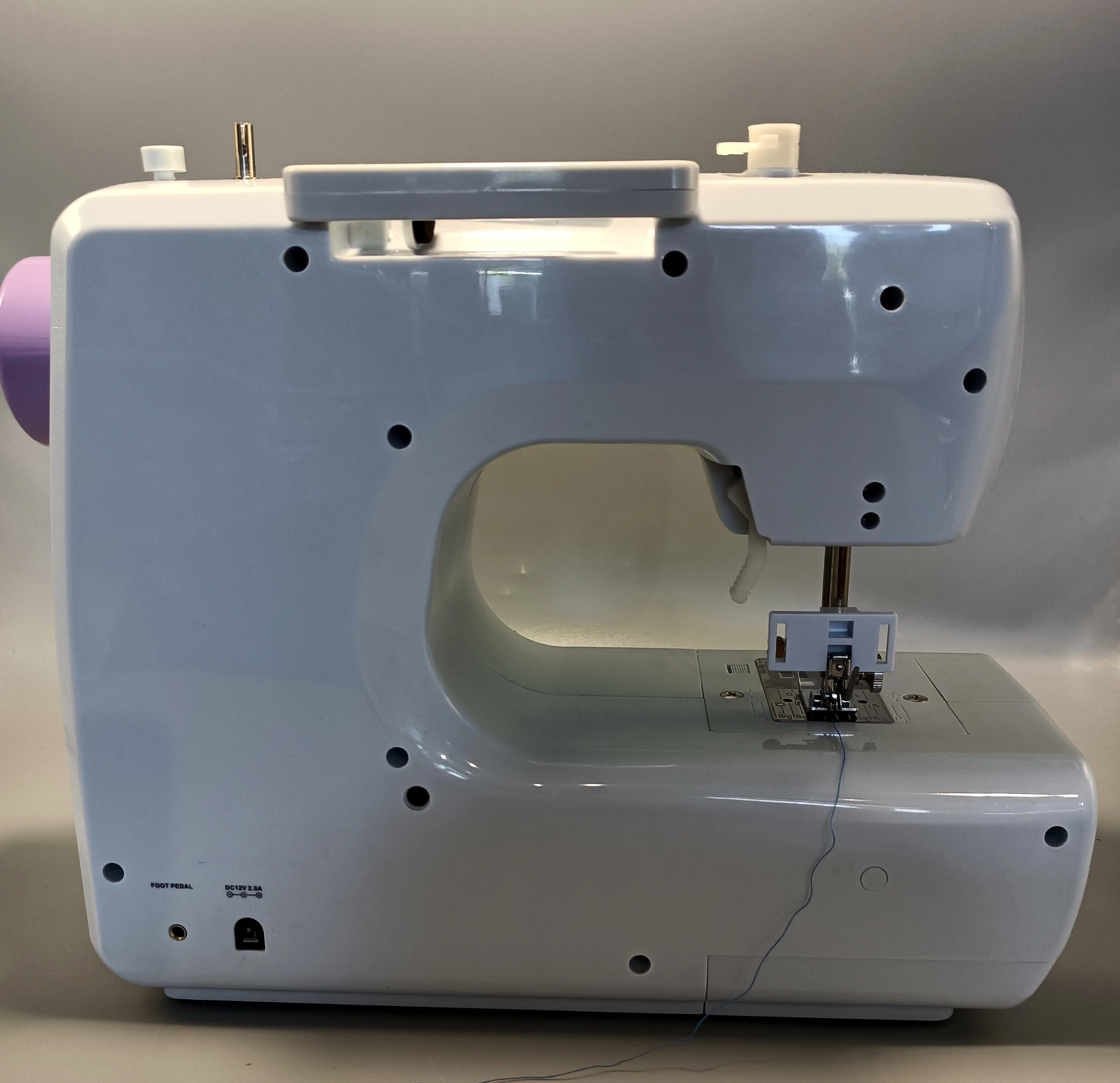 maszyna-do-szycia-lucznik-lena-2019-ean-gtin-5902022183943