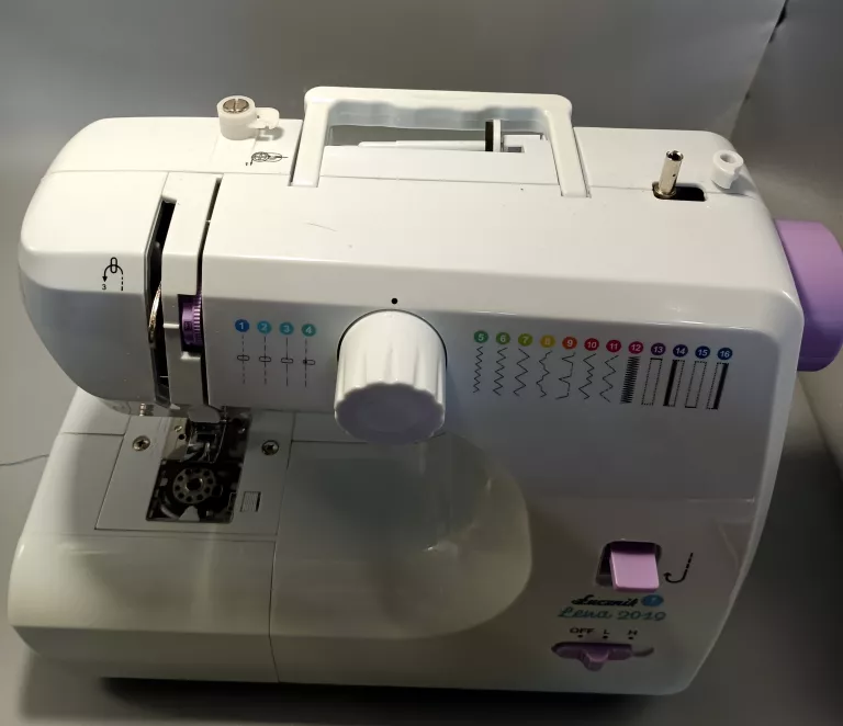 maszyna-do-szycia-lucznik-lena-2019-kolor-dominujacy-bialy