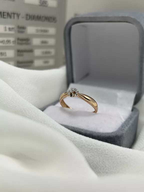 zloty-pierscionek-z-brylantem-w-kwiatku-p585-r10-stan-11323-2