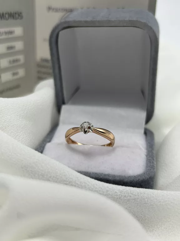 zloty-pierscionek-z-brylantem-w-kwiatku-p585-r10-ean-gtin-5900025389171