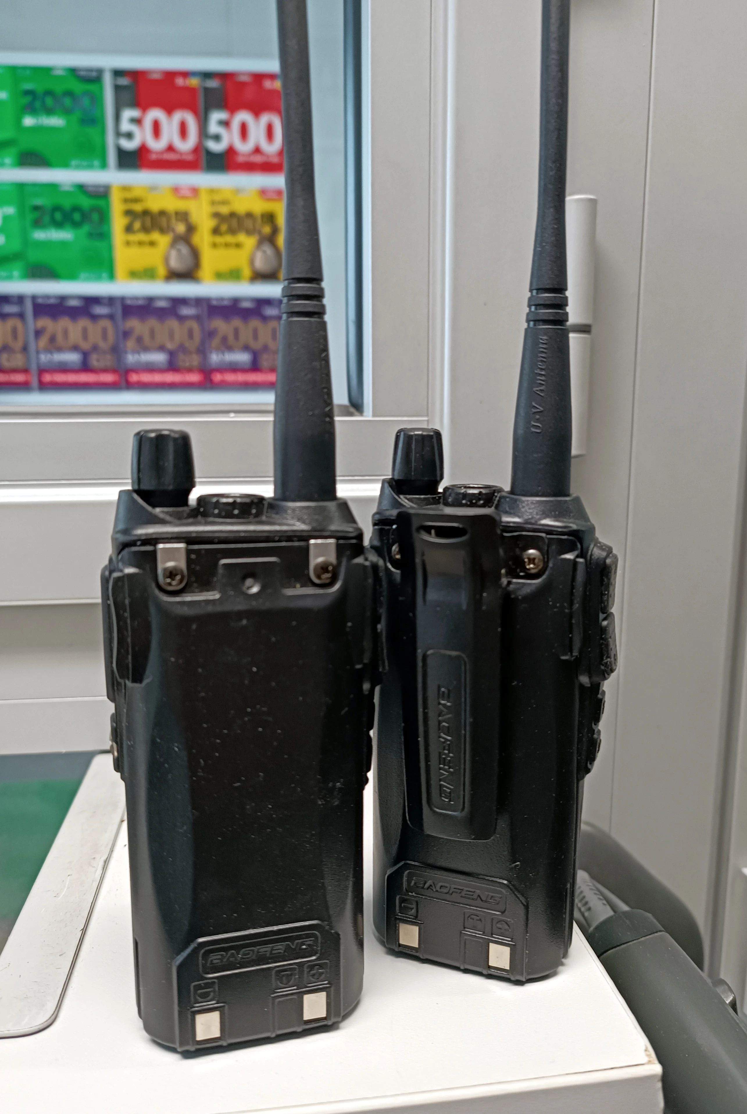 krotkofalowka-baofeng-uv-82-htq-5w-2szt-podstlad-marka-baofeng