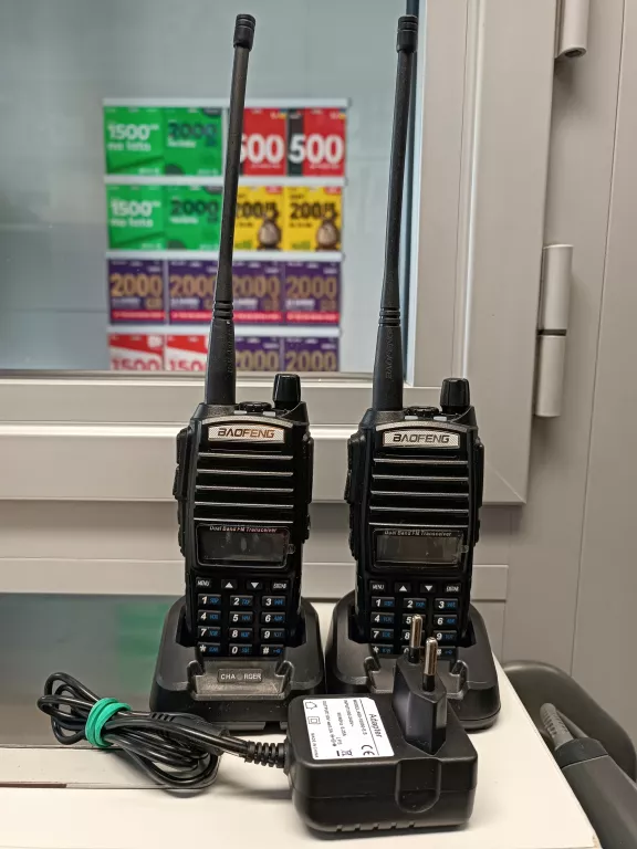 krotkofalowka-baofeng-uv-82-htq-5w-2szt-podstlad-stan-uzywany