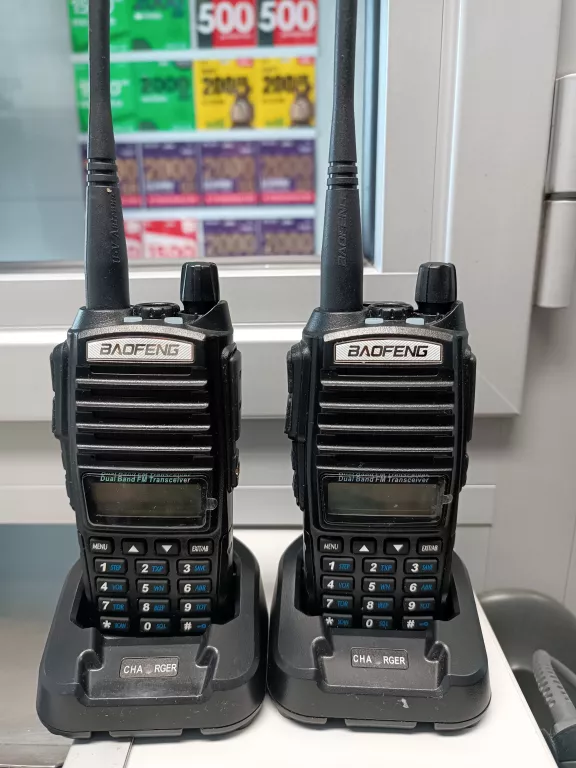 krotkofalowka-baofeng-uv-82-htq-5w-2szt-podstlad-krotka-2u-sj-olawa