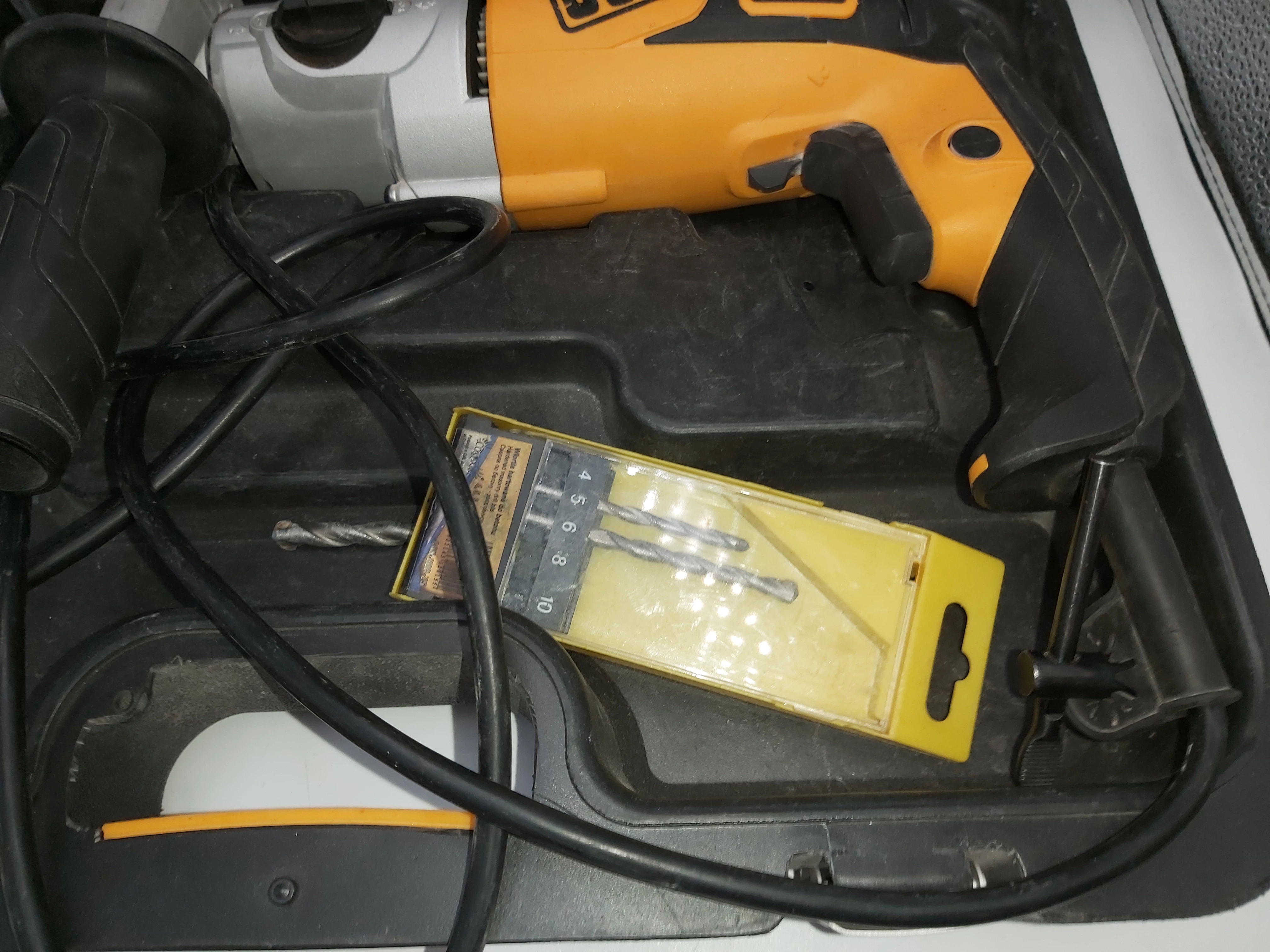 wiertarka-udarowa-jcb-hd800-2-800w-walizka-rodzaj-udarowa