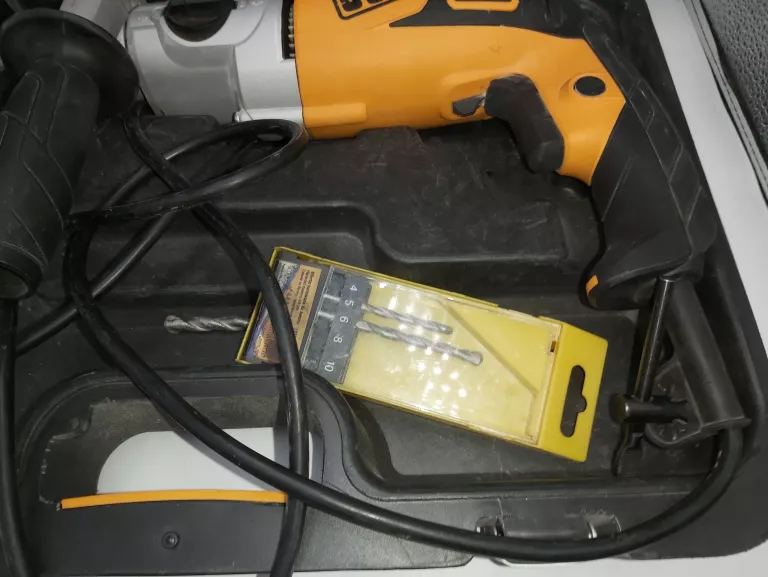 wiertarka-udarowa-jcb-hd800-2-800w-walizka-rodzaj-udarowa