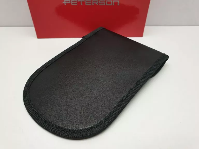 ETUI NA KLUCZE SAMOCHODOWE I KARTY Z RFID PETERSON