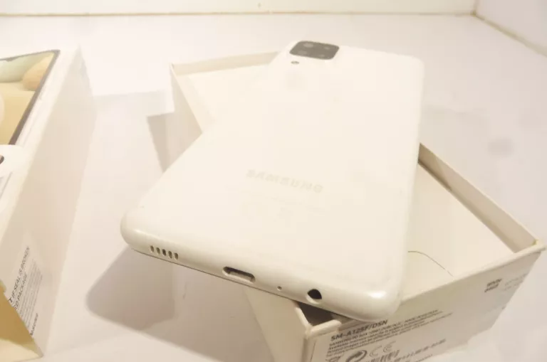 telefon-samsung-a12-pudelko-kolor-bialy