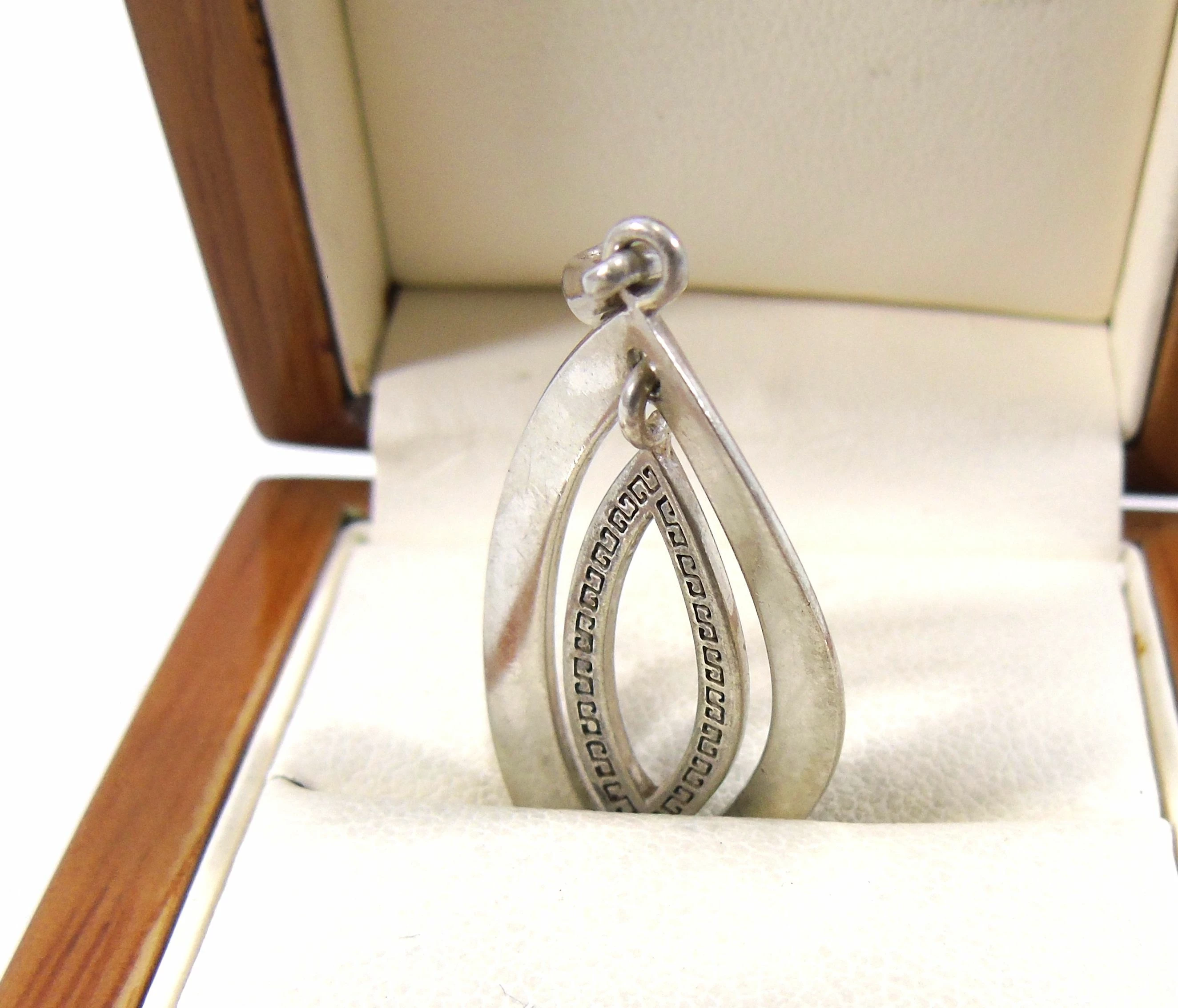 fajowa-srebrna-zawieszka-pr925-plac-wolnosci-6-zuromin