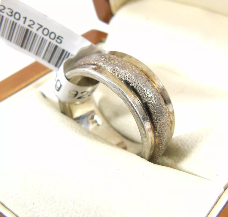 KONKRETNA SREBRNA OBRĄCZKA PR925 R13