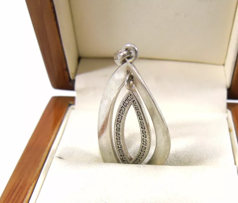 fajowa-srebrna-zawieszka-pr925-plac-wolnosci-6-zuromin