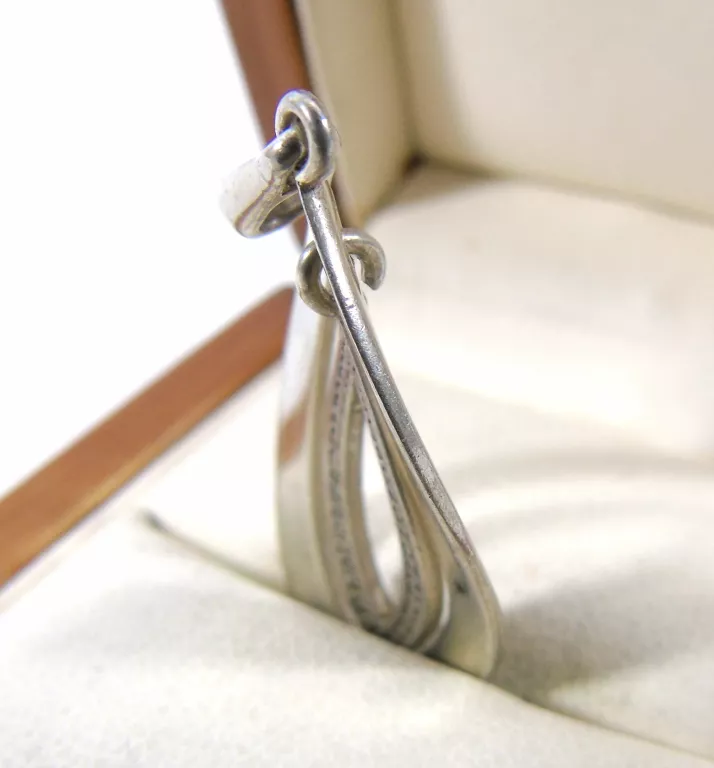 fajowa-srebrna-zawieszka-pr925-kamienie-bez-kamieni