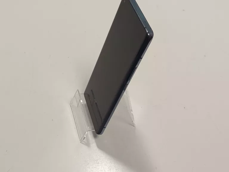 TELEFON VIVO V2006