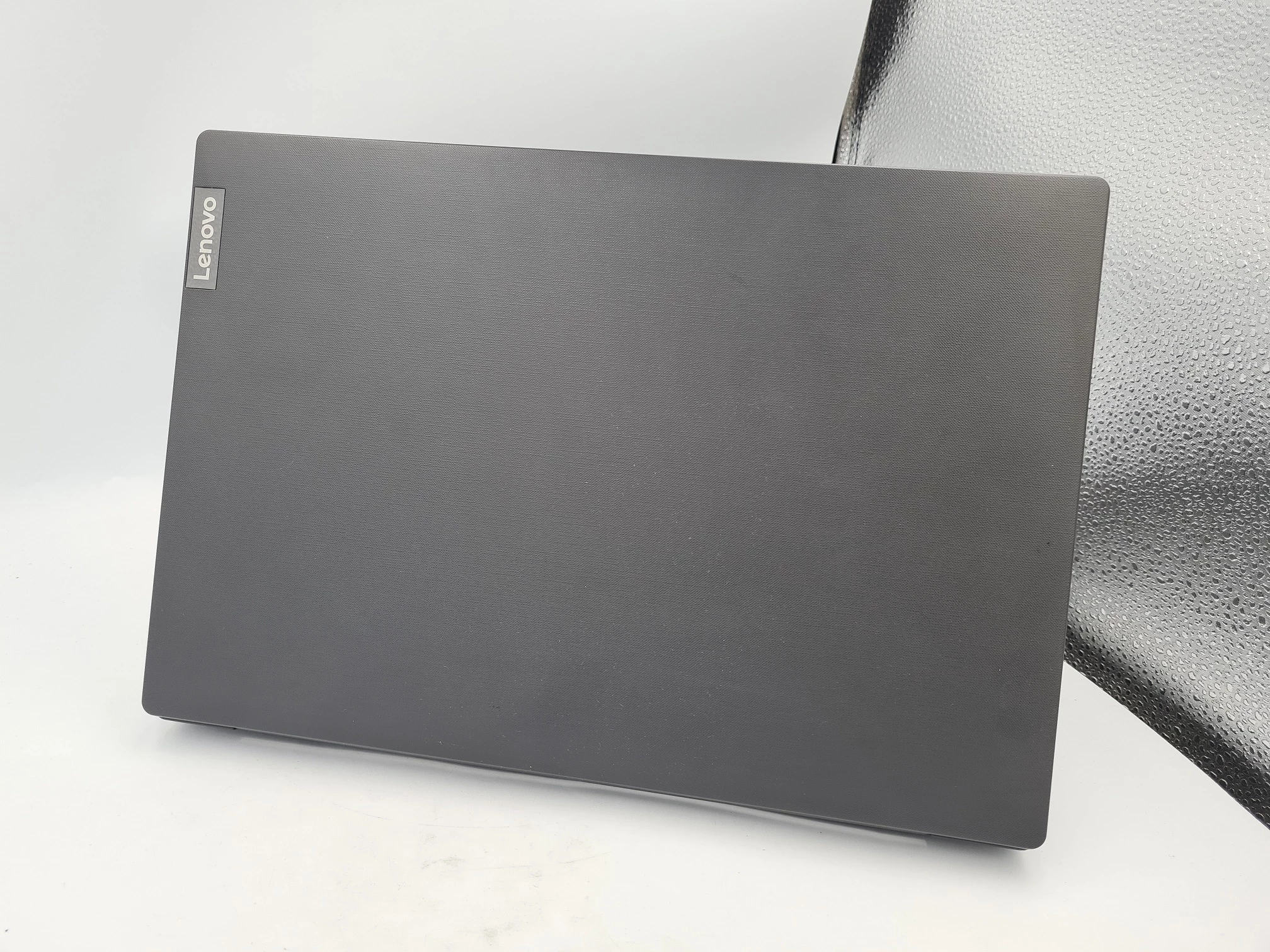 laptop-lenovo-v15-ada-ryzen-3-20gb-ram-512ssd-rozdzielczosc-px-1920-x-1080