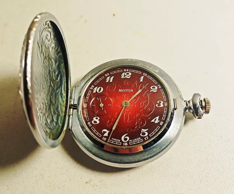 ZEGAREK KIESZONKOWY MOLNIJA CCCP CZERWONY
