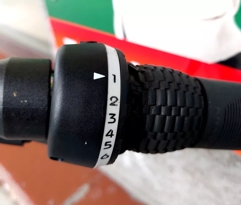 rower-miejski-elops-120-niska-rama-btwin-holender-rodzaj-przerzutki-zewnetrzna