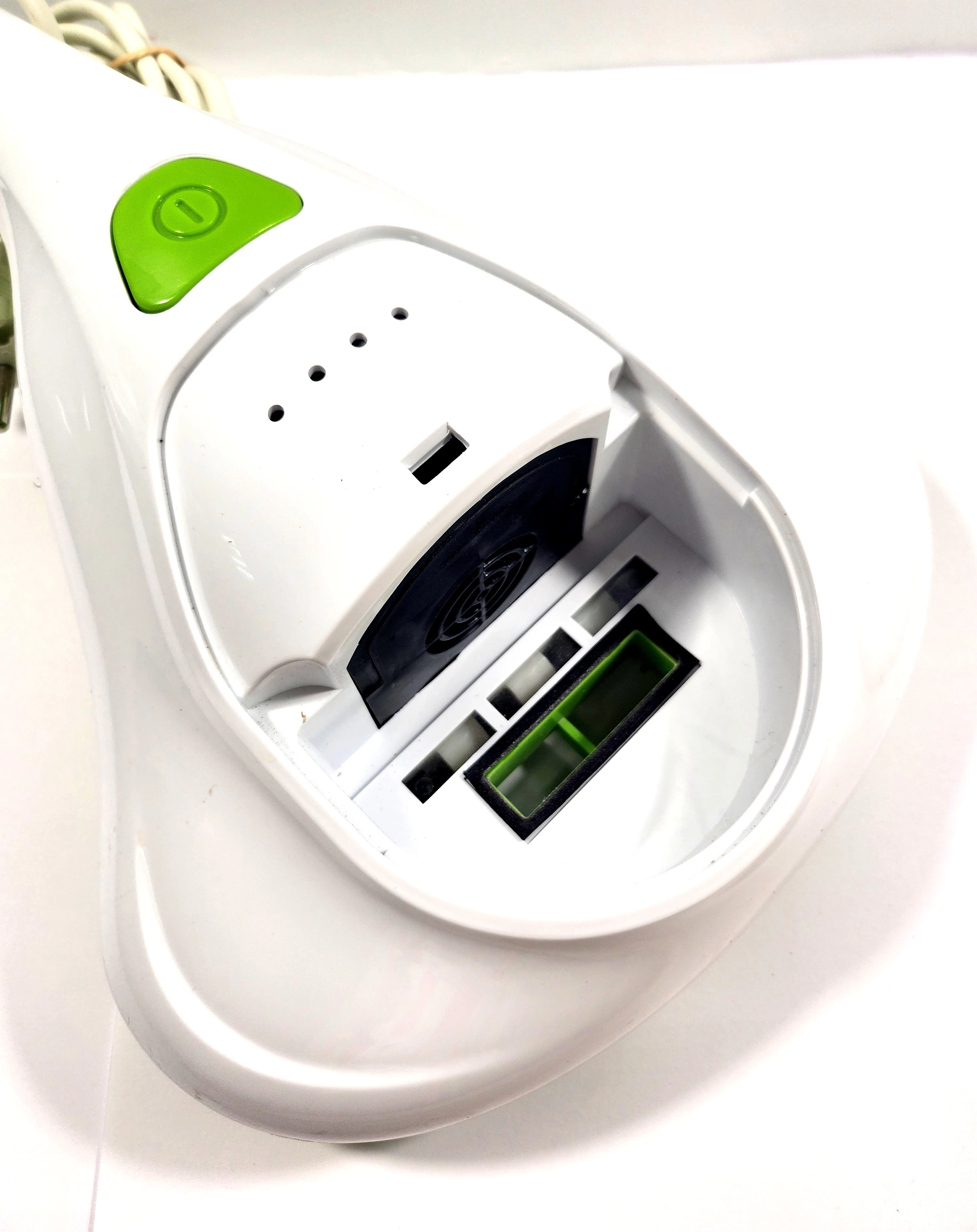 odkurzacz-reczny-maxxmee-z-lampa-uv-c-300w-kolor-dominujacy-zielony