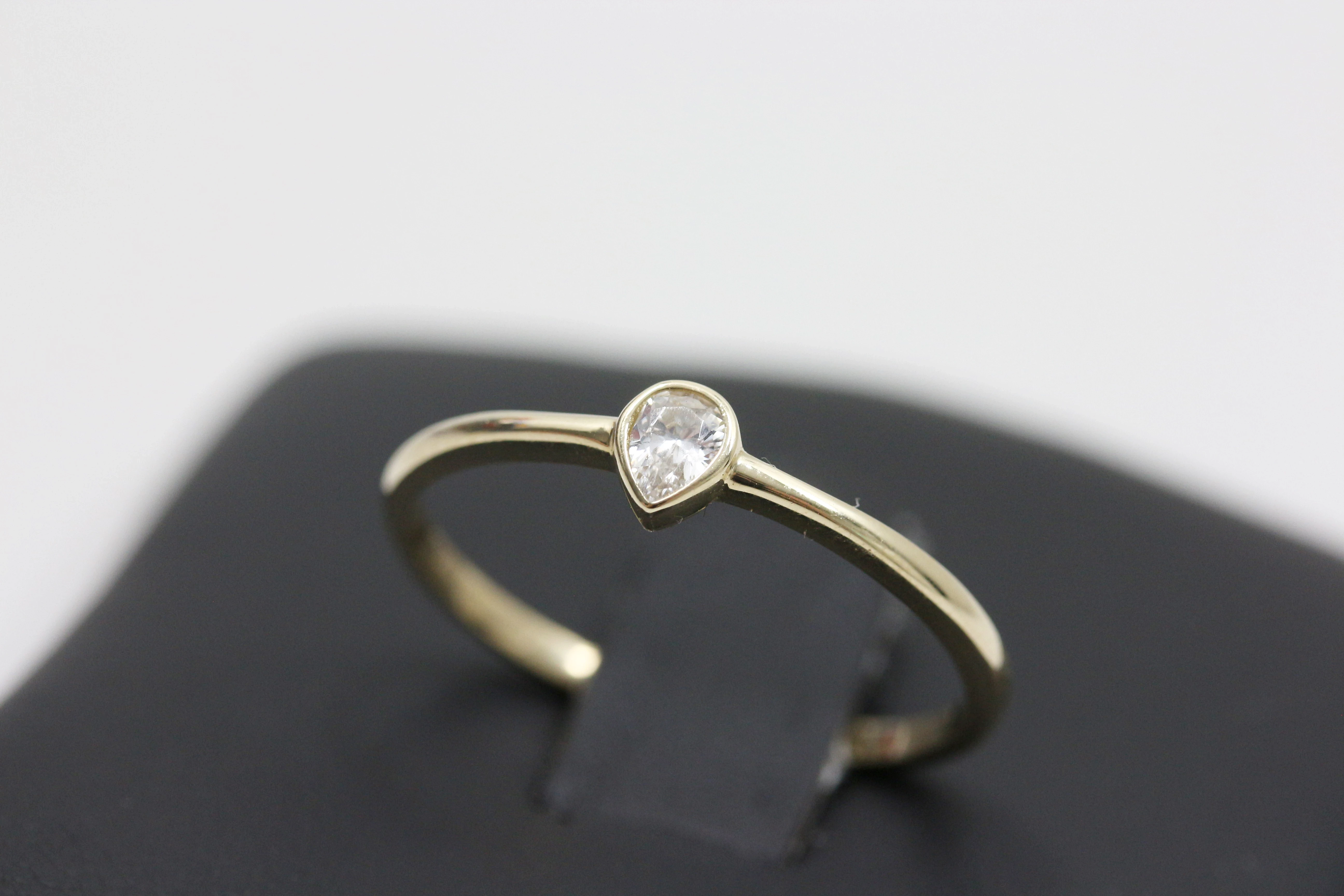 zloty-pierscionek-z-cyrkonia-p585-14k-133g-r18-kolor-dominujacy-205826-225106