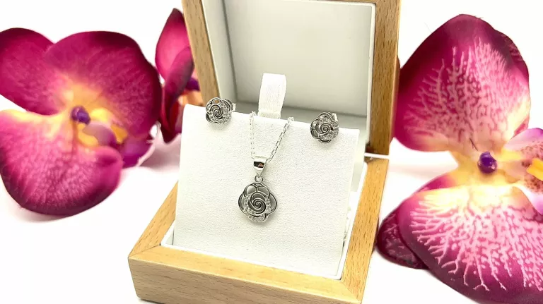 srebrne-kolczyki-i-wisiorek-roza-274g-dworcowa-15-inowroclaw