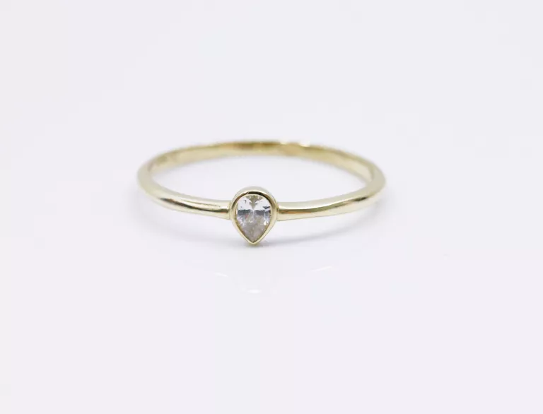 zloty-pierscionek-z-cyrkonia-p585-14k-133g-r18-marszalkowska-85-warszawa