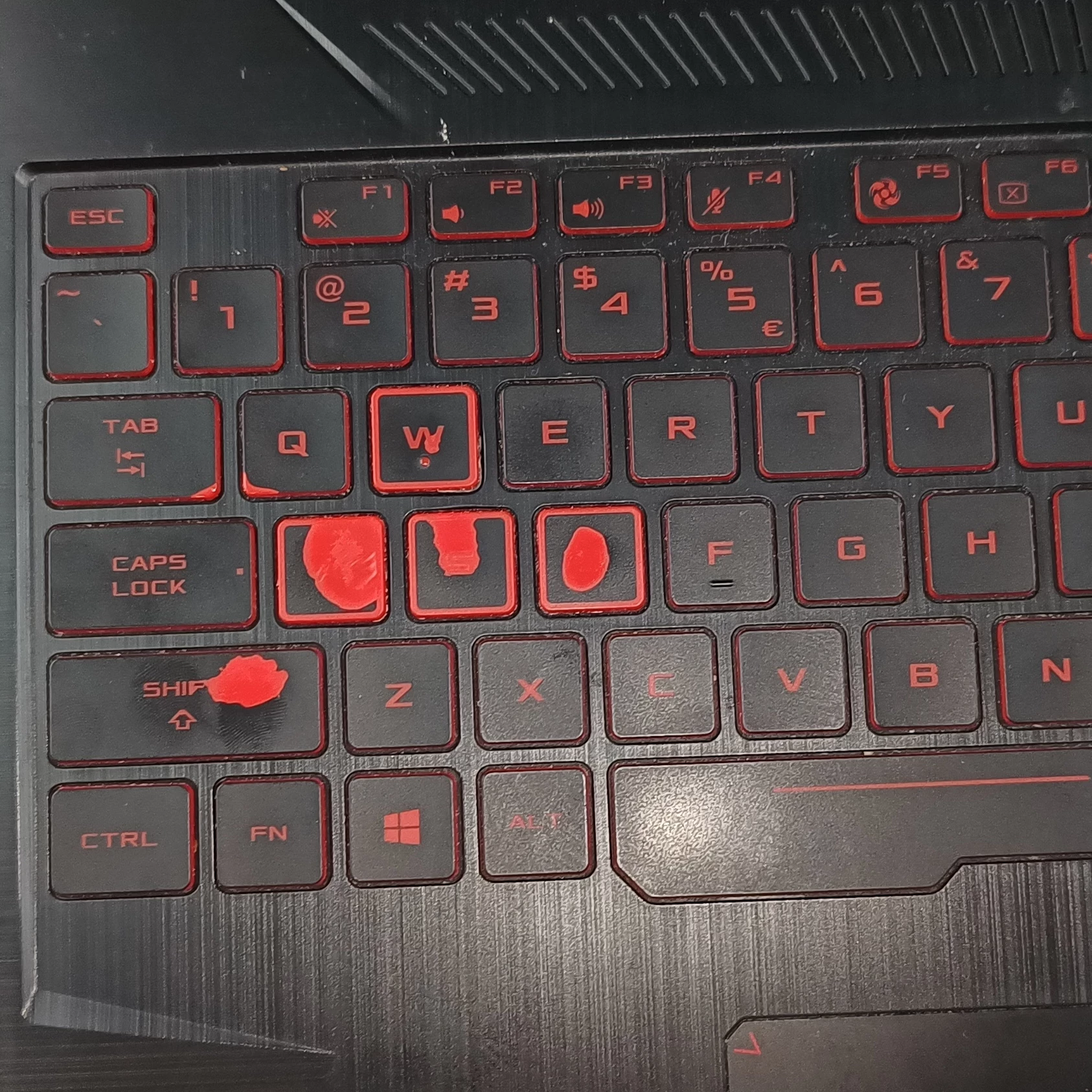 laptop-asus-sus-tuf-gaming-fx505-przekatna-ekranu-1560