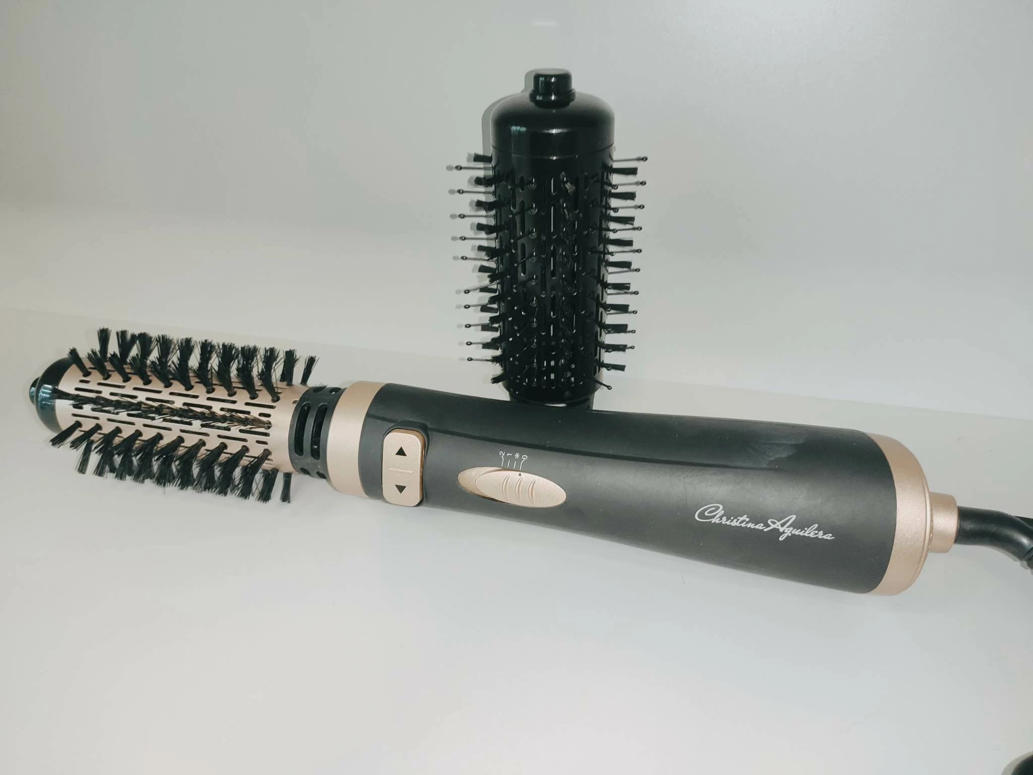 szczotka-do-stylizacji-christina-aguilera-chc-33-funkcje-jonizacja