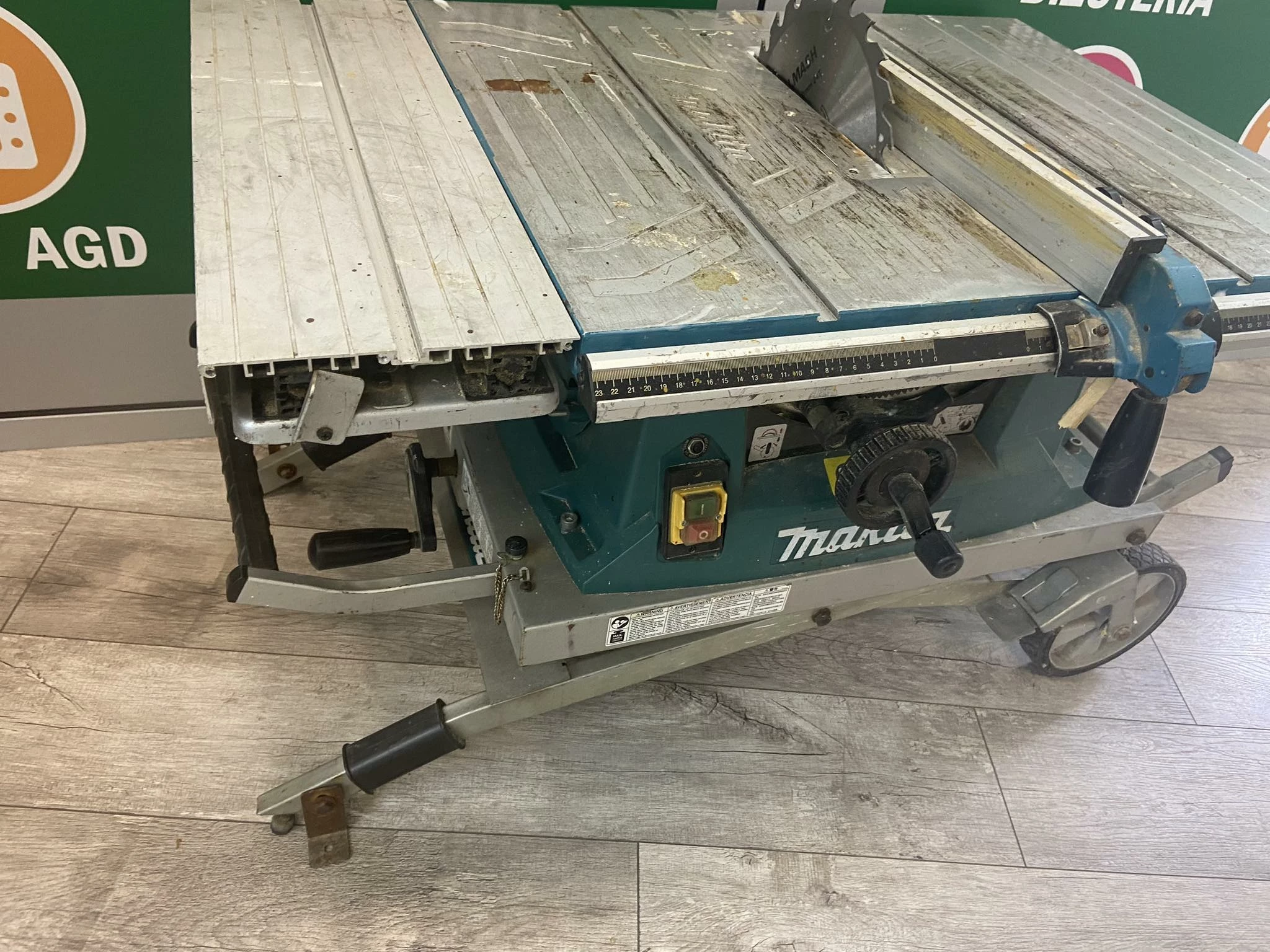 pila-makita-mlt100-ze-stolem-ean-gtin-088381868198