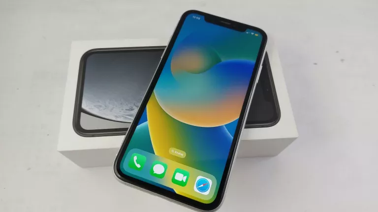 APPLE IPHONE XR 64GB PUDEŁKO BATERIA 83%