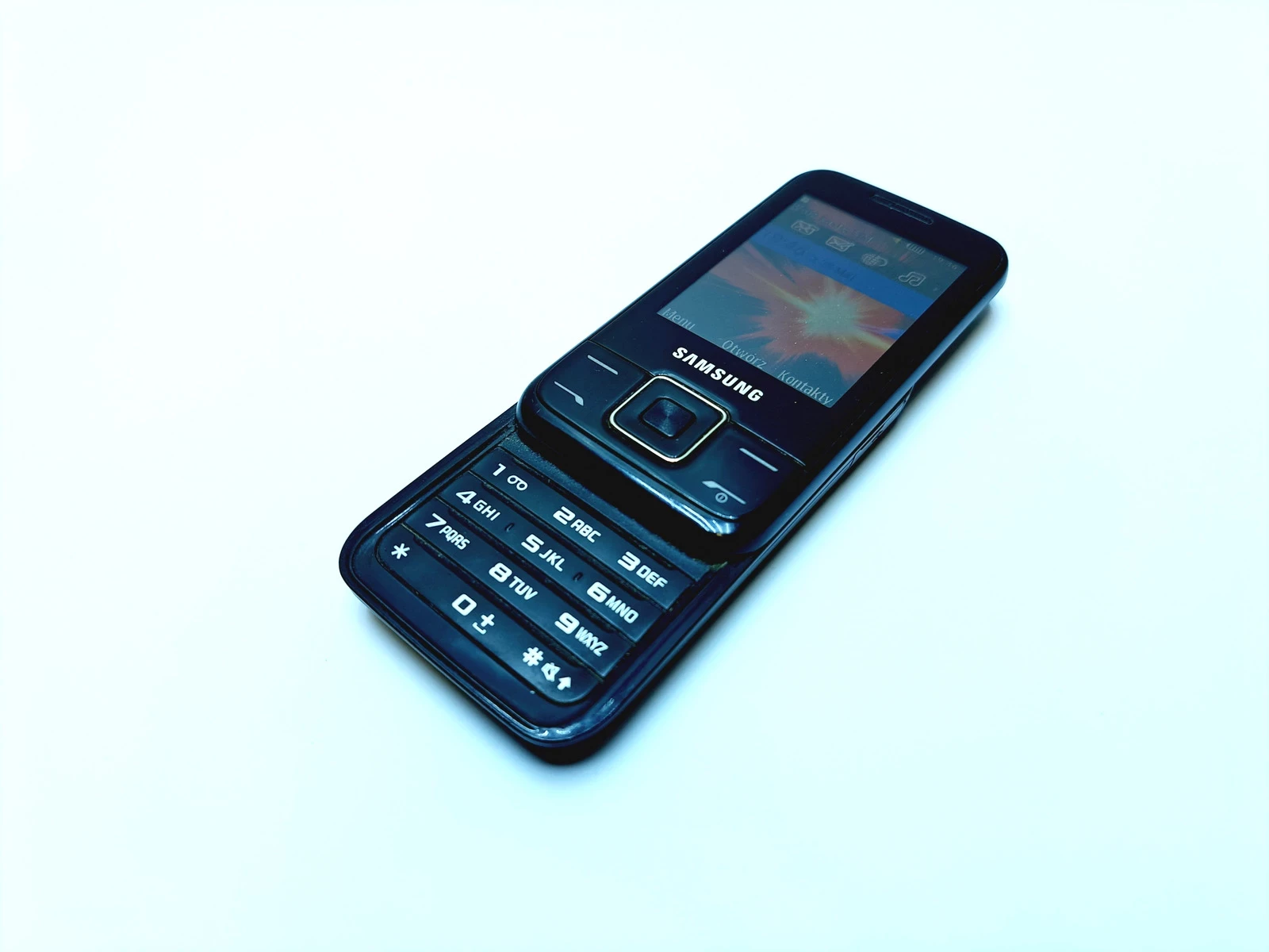 telefon-samsung-gt-e2600-czarny-klawiatura-wysuwn-stan-uzywany