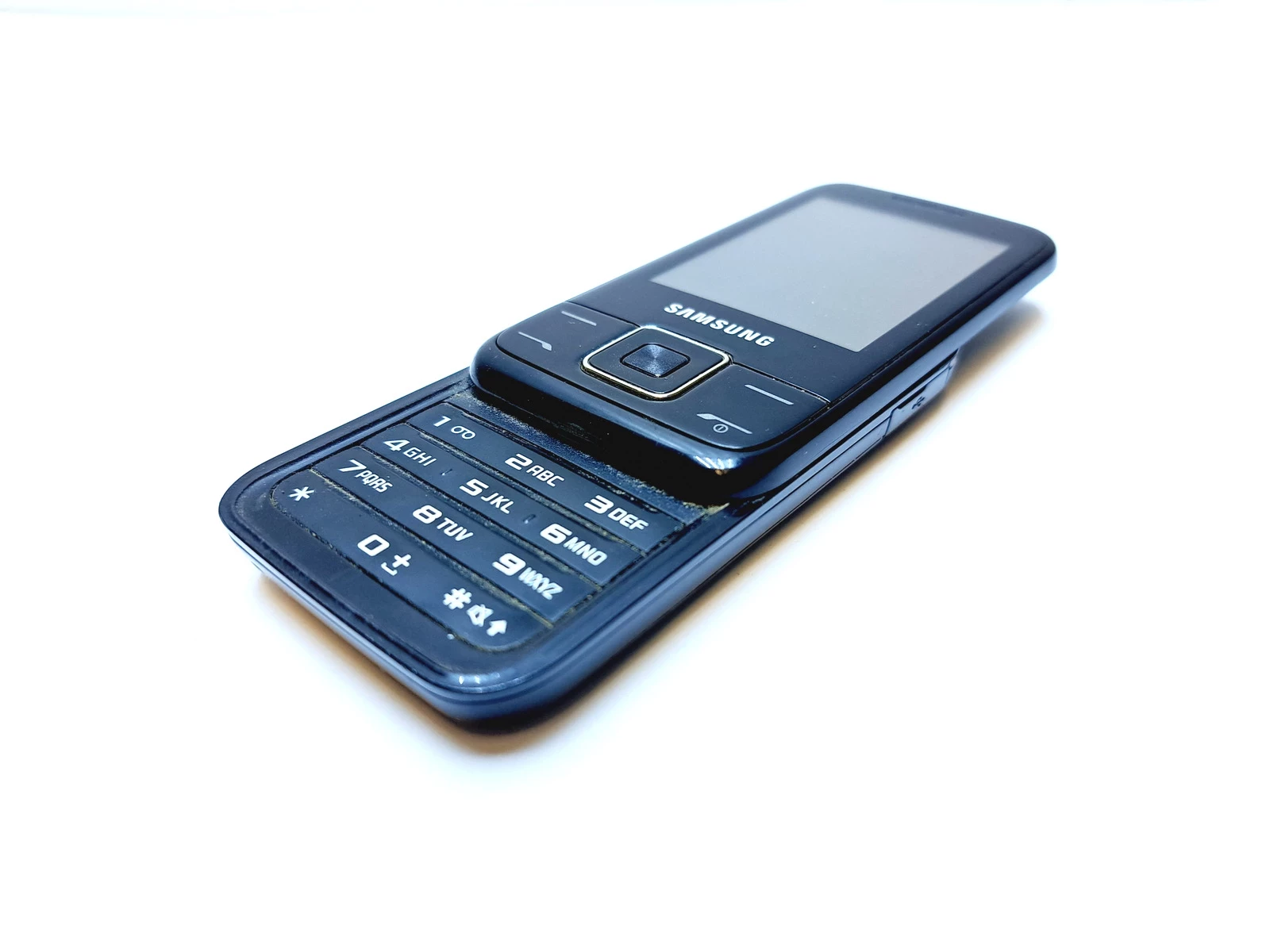 telefon-samsung-gt-e2600-czarny-klawiatura-wysuwn-kod-producenta-40849448451