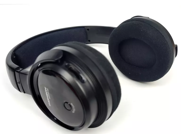 sluchawki-nauszne-thomson-whp-3001-czarny-angielskie-wejscie-do-ladowarki-ean-gtin-4047443124371