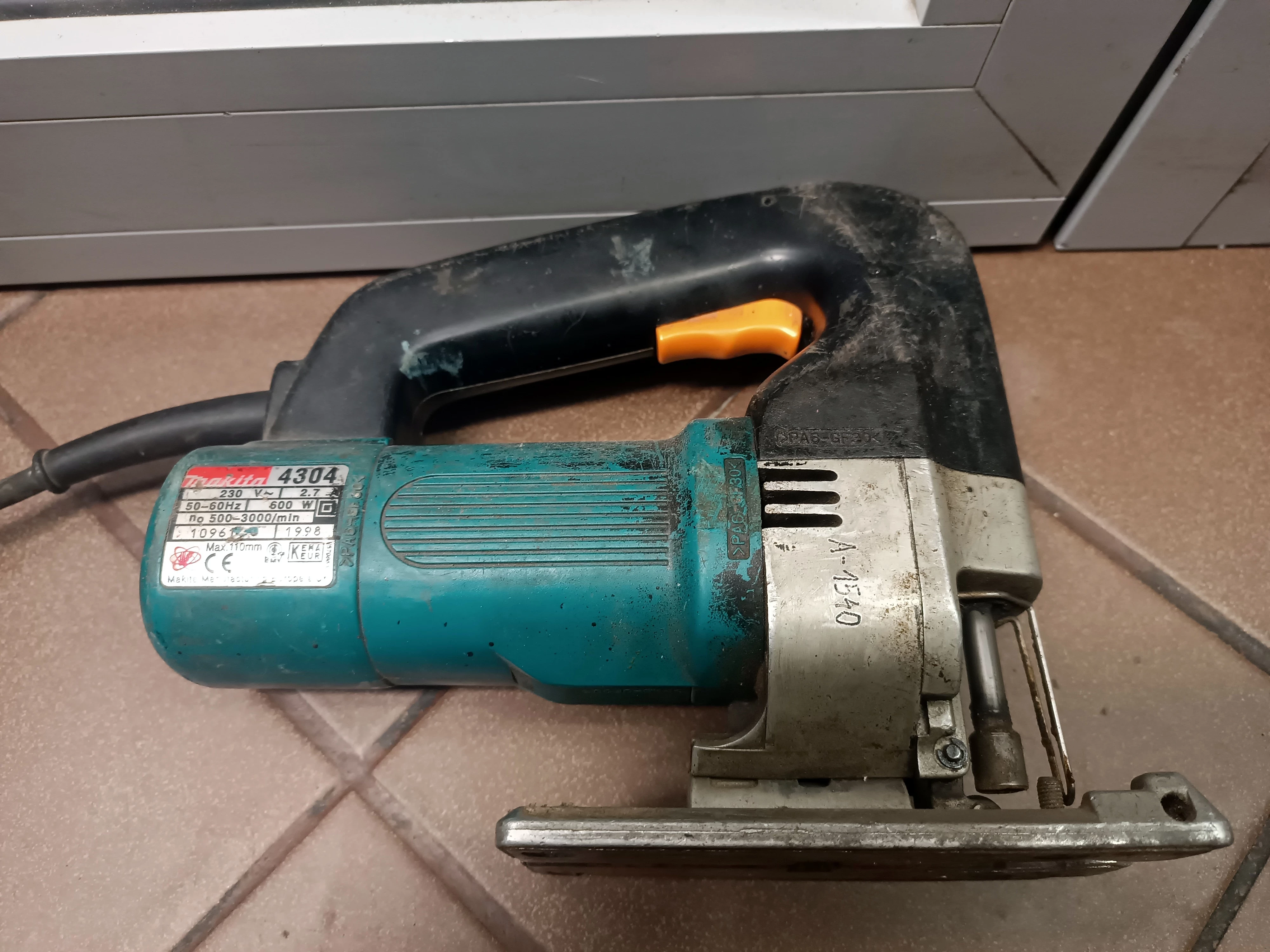 wyrzynarka-makita-4304-stan-uzywany