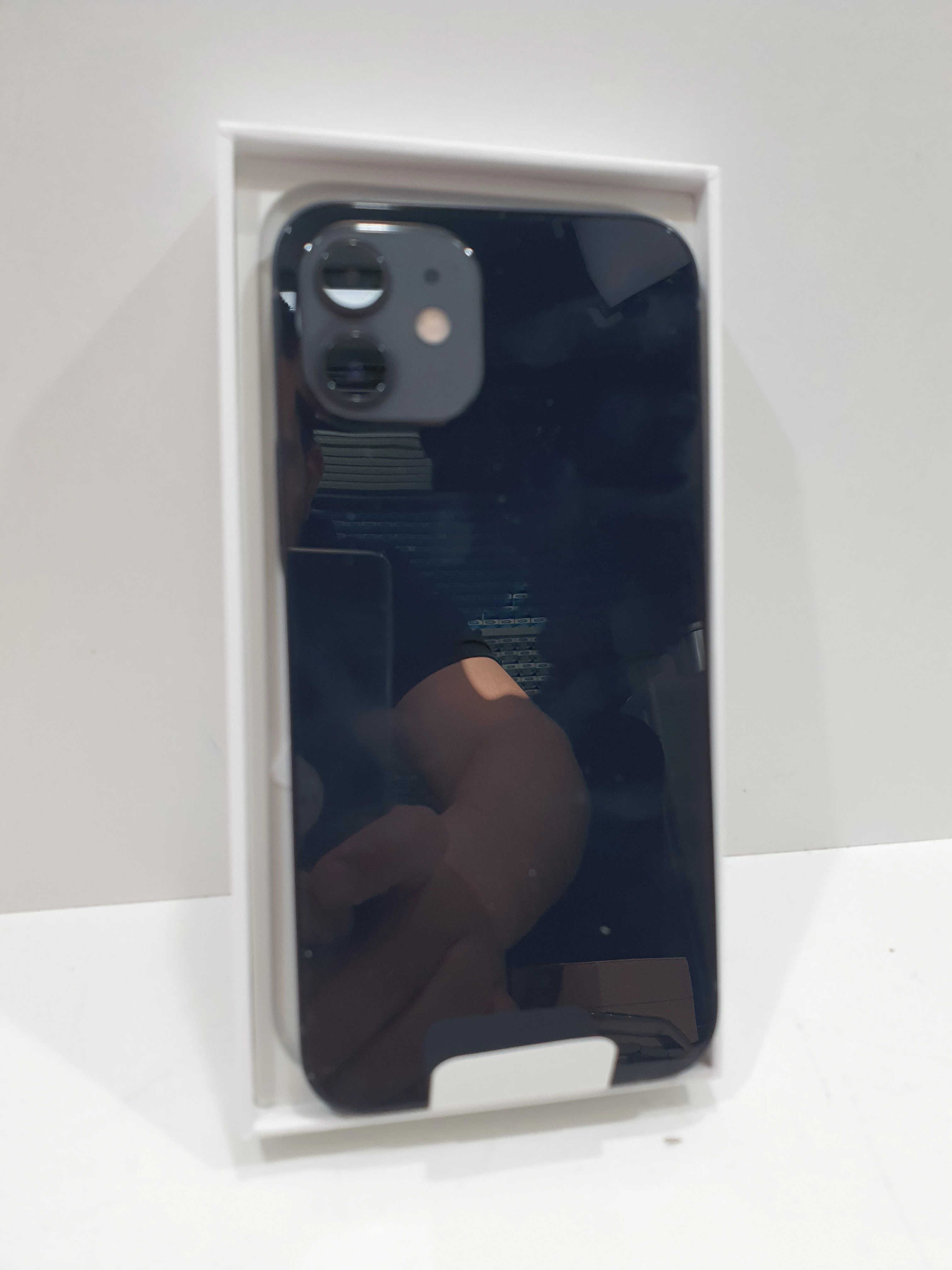 telefon-iphone-12-komplet-kod-producenta-mgja3pma