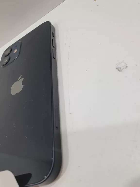 telefon-iphone-12-komplet-przekatna-ekranu-610