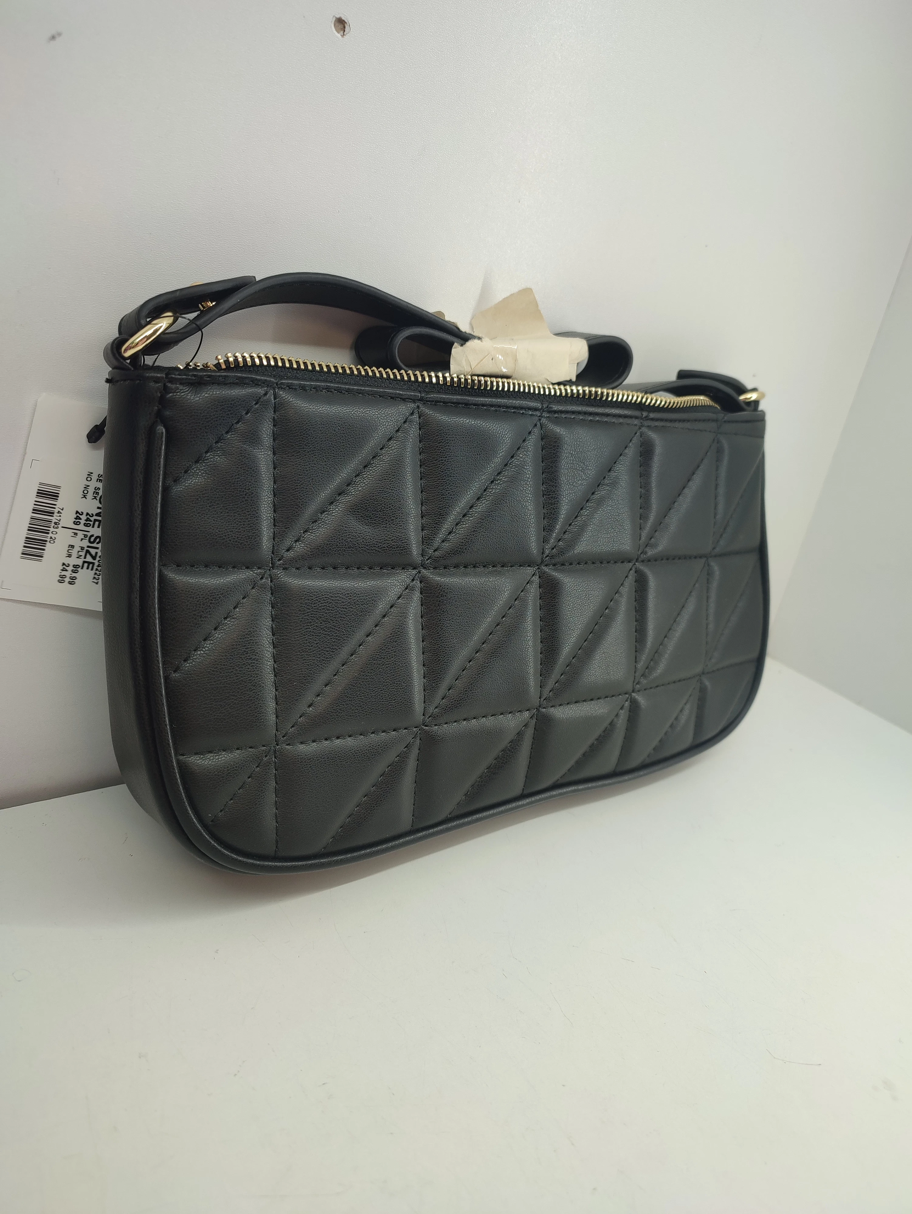 czarna-torebka-kappahl-mickiewicza-2a13-jaworzyna-slaska