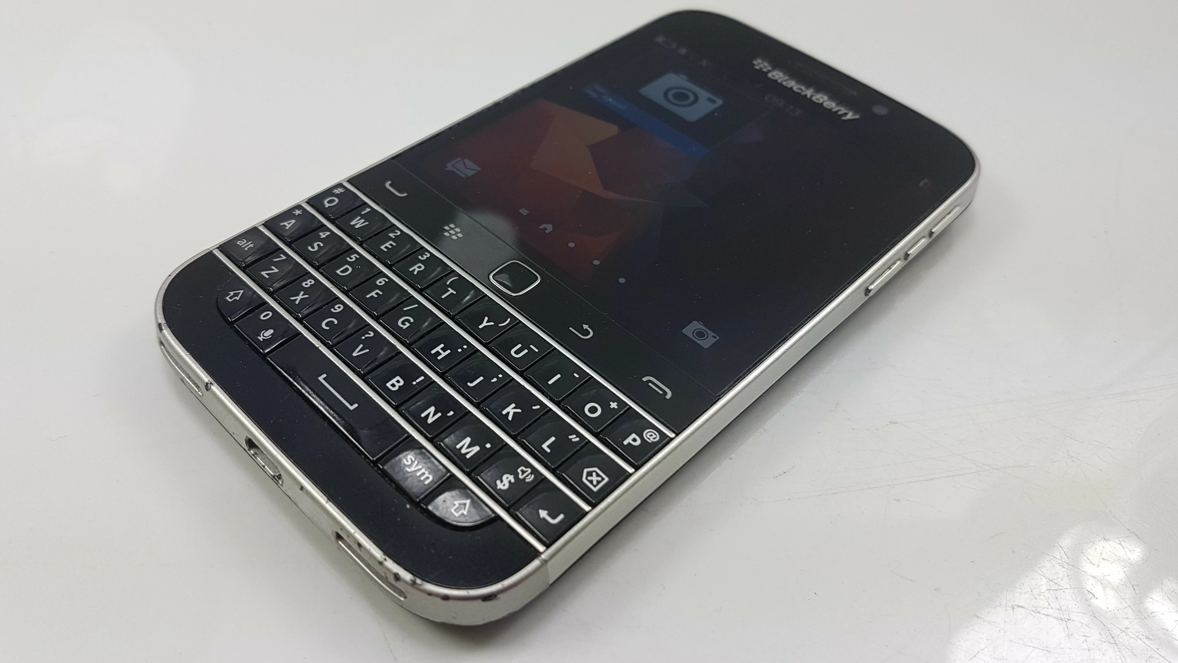telefon-blackberry-classic-sqc100-1-opis-stan-uszkodzony