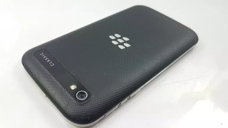 telefon-blackberry-classic-sqc100-1-opis-ean-gtin-0802975058006