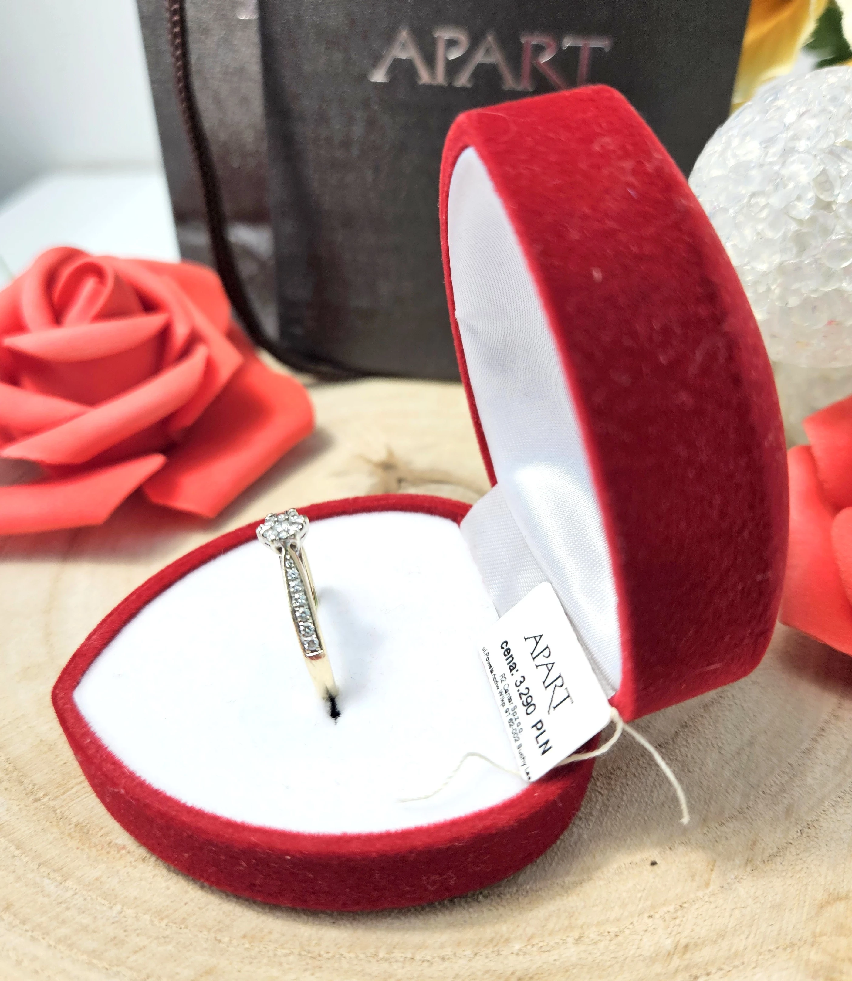 zloty-pierscionek-apart-254g-21szt-brylant-rodzaj-klasyczne