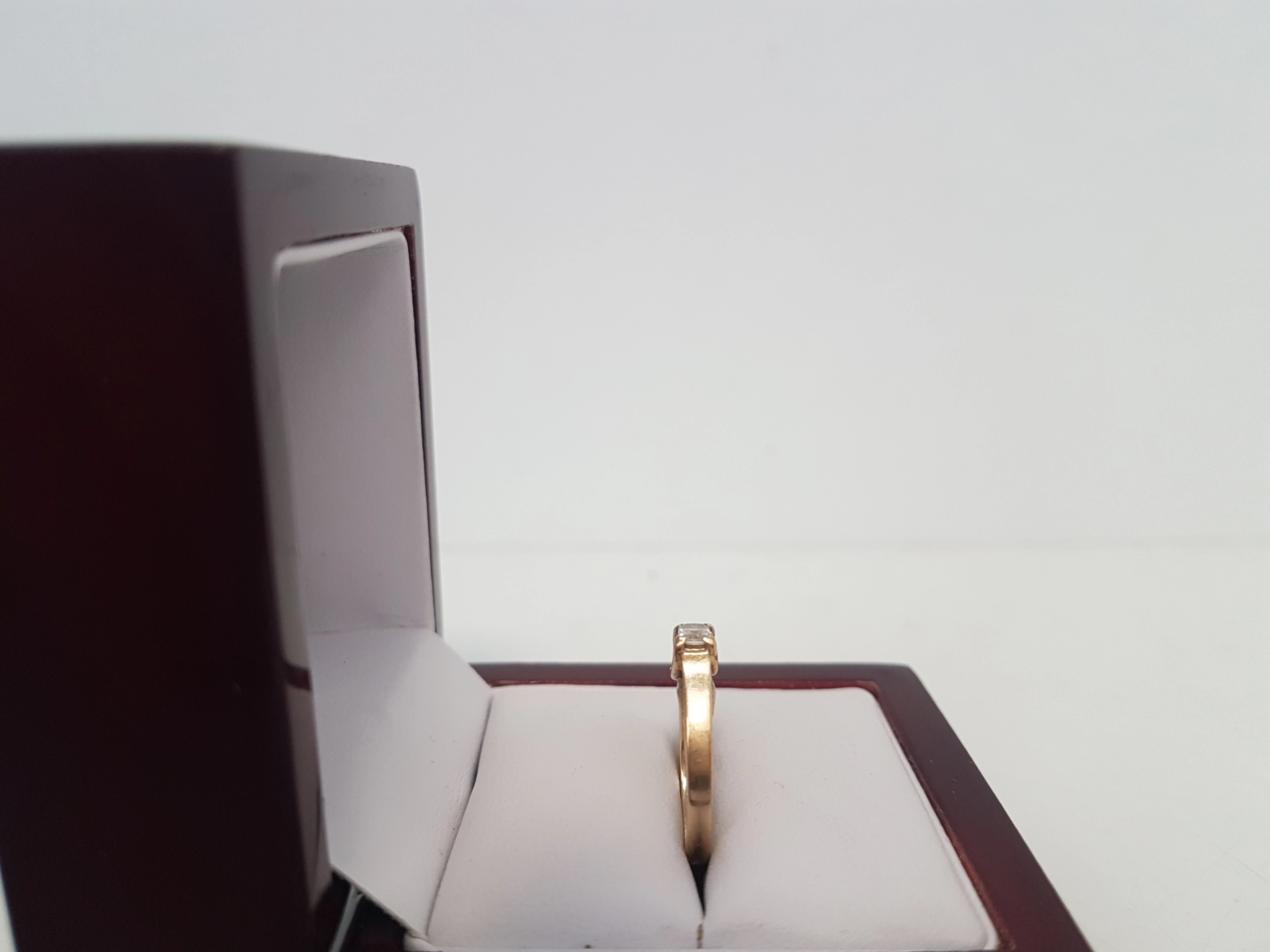 zloty-pierscionek-rodzaj-wyrob-jubilerski