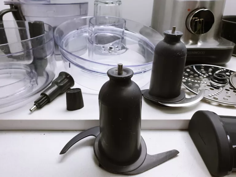 robot-kuchenny-kenwood-fpm-25-kolor-dominujacy-srebrnyszary