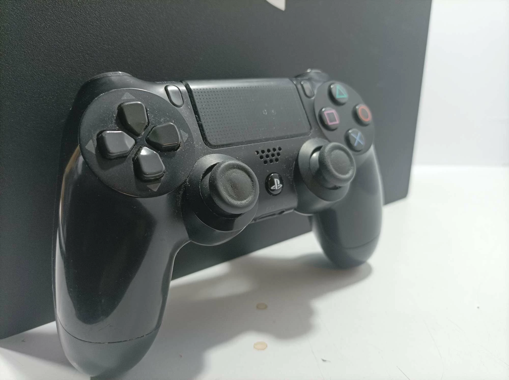 konsola-ps4-pro-stan-uzywany